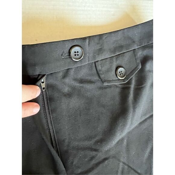 Briggs size 12 Petite black dress bermudas - Picture 4 of 9